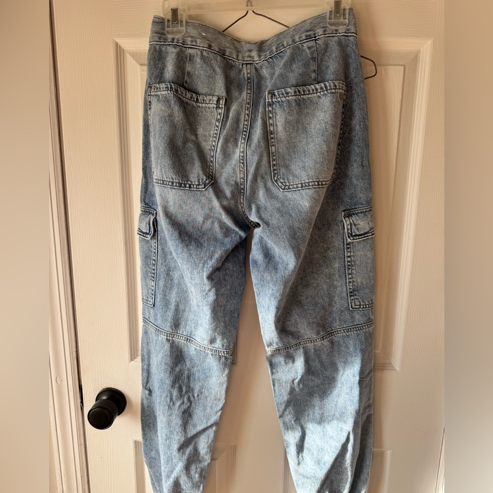 American Eagle cargo jogger jeans